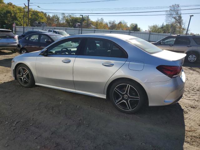 W1K3G4FB8MJ267109 Mercedes-Benz A 220 4matic