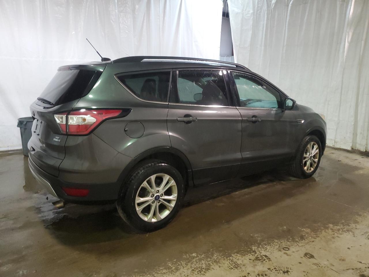 1FMCU9G99HUC92063 FORD ESCAPE 2017