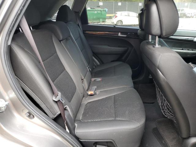 5XYKTCA6XFG572572 KIA SORENTO LX