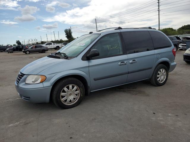 2005 Chrysler Town & Country 