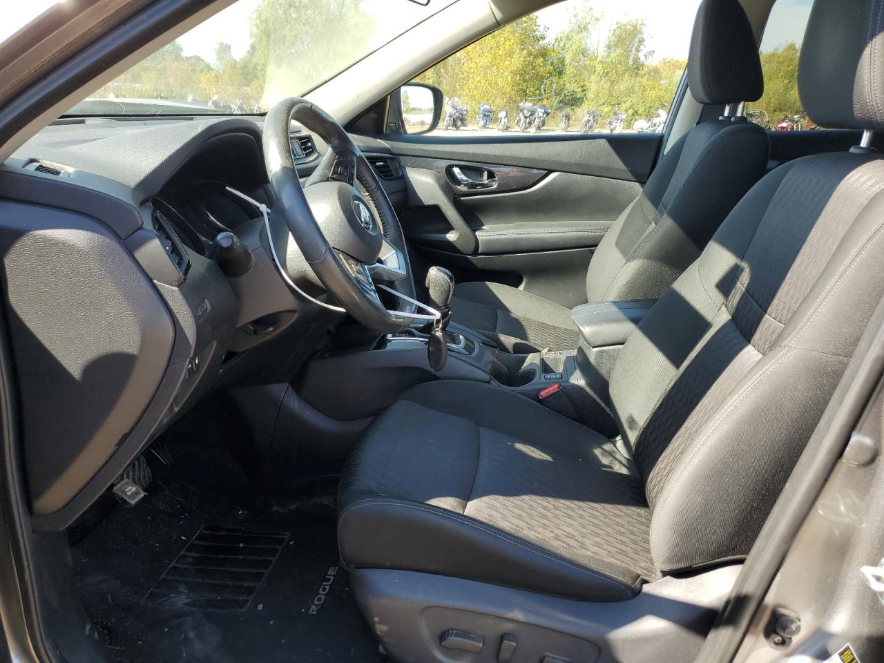 KNMAT2MVXJP527825 NISSAN ROGUE 2018