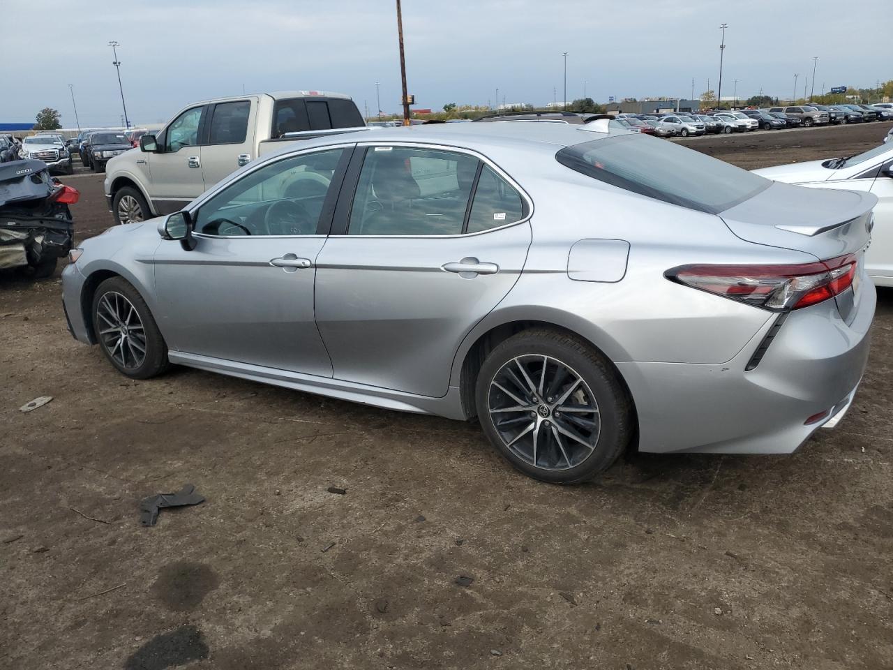 4T1G11AKXNU664920 TOYOTA CAMRY 2022