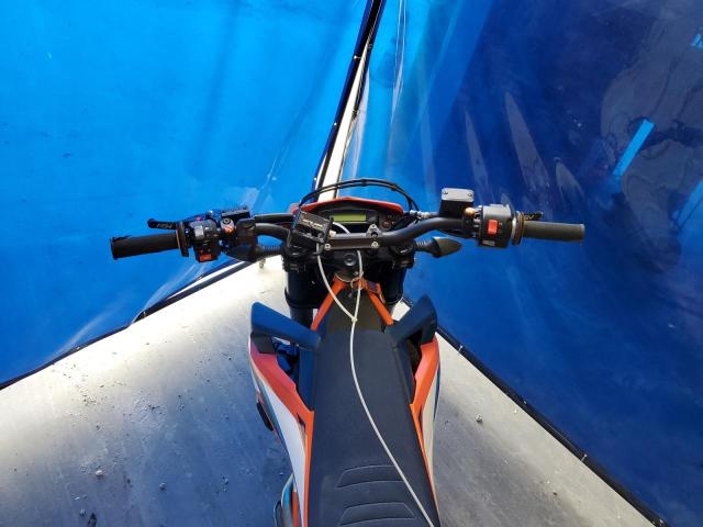 2023 KTM 690 SMC R VBKLSV400PM745007