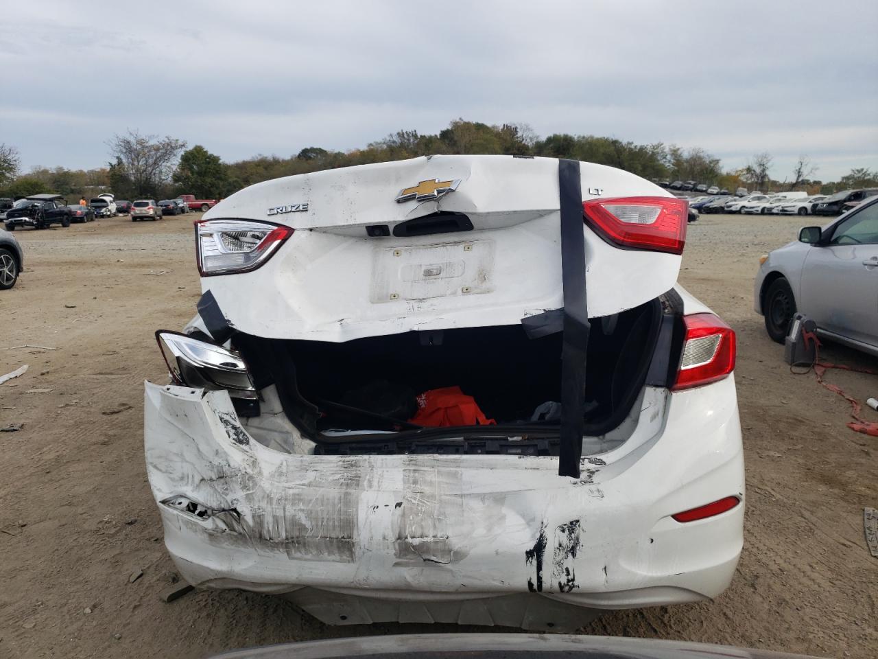 1G1BE5SMXJ7180516 CHEVROLET CRUZE 2018
