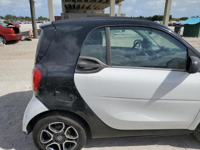 VIN WMEFJ9BA2KK359487 2019 Smart Fortwo no.10