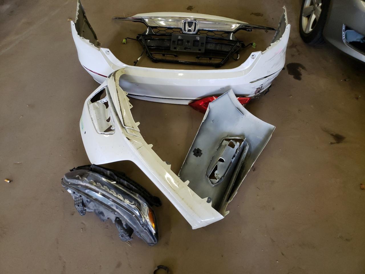 1HGCV1F91JA067441 HONDA ACCORD 2018