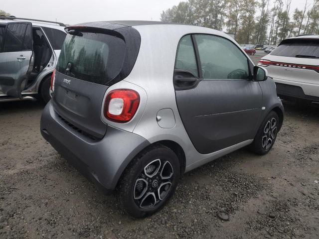 VIN WMEFJ9BA7JK317380 2018 Smart Fortwo no.3