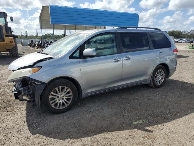 2014 Toyota Sienna XLE