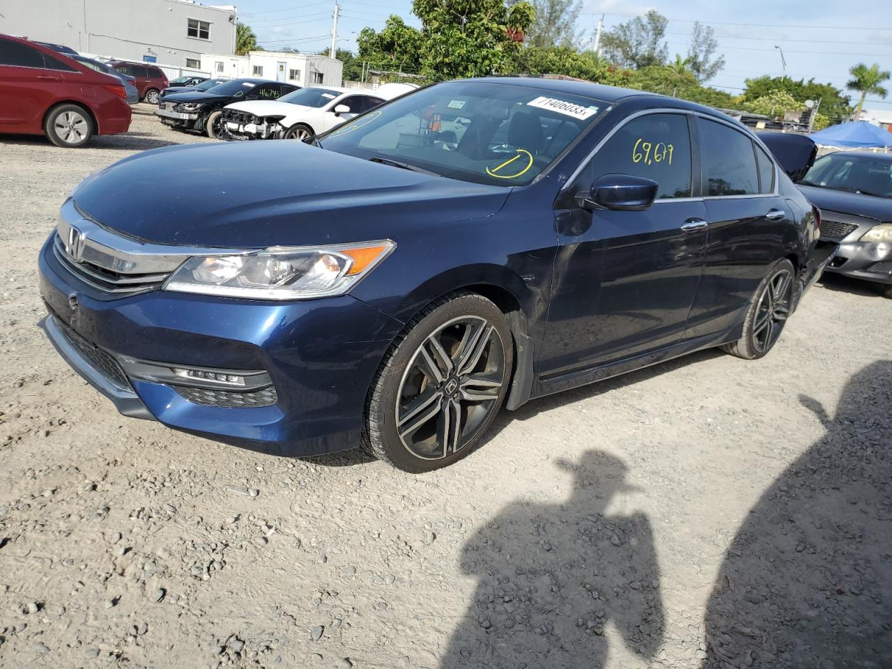 1HGCR2F50HA262612 HONDA ACCORD 2017