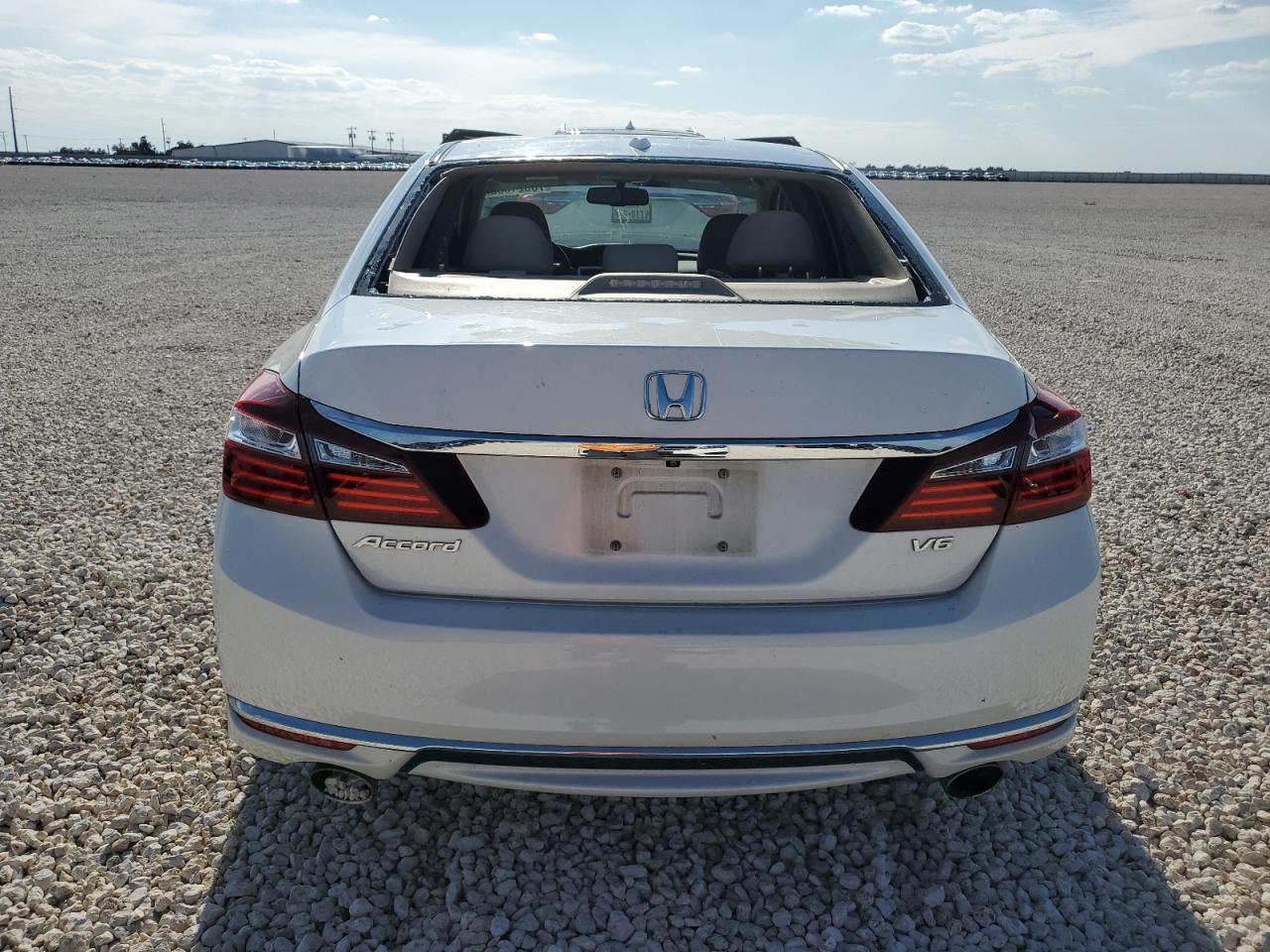 1HGCR3F88GA035604 HONDA ACCORD 2016