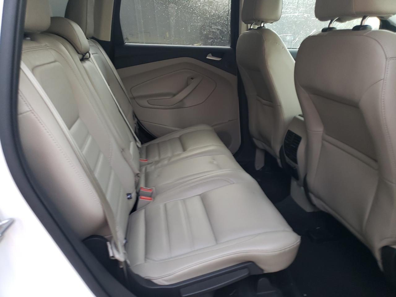 1FMCU9J93HUB65205 FORD ESCAPE 2017