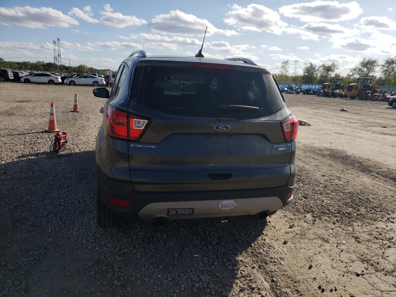 1FMCU9J95KUA59846 FORD ESCAPE 2019