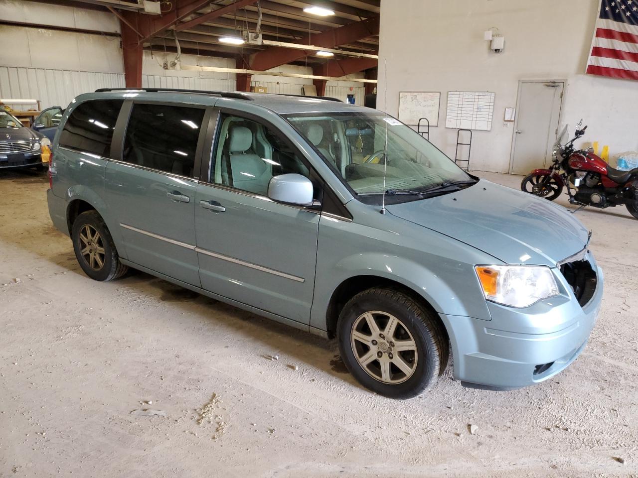 2A4RR5D17AR213848 2010 Chrysler Town & Country Touring