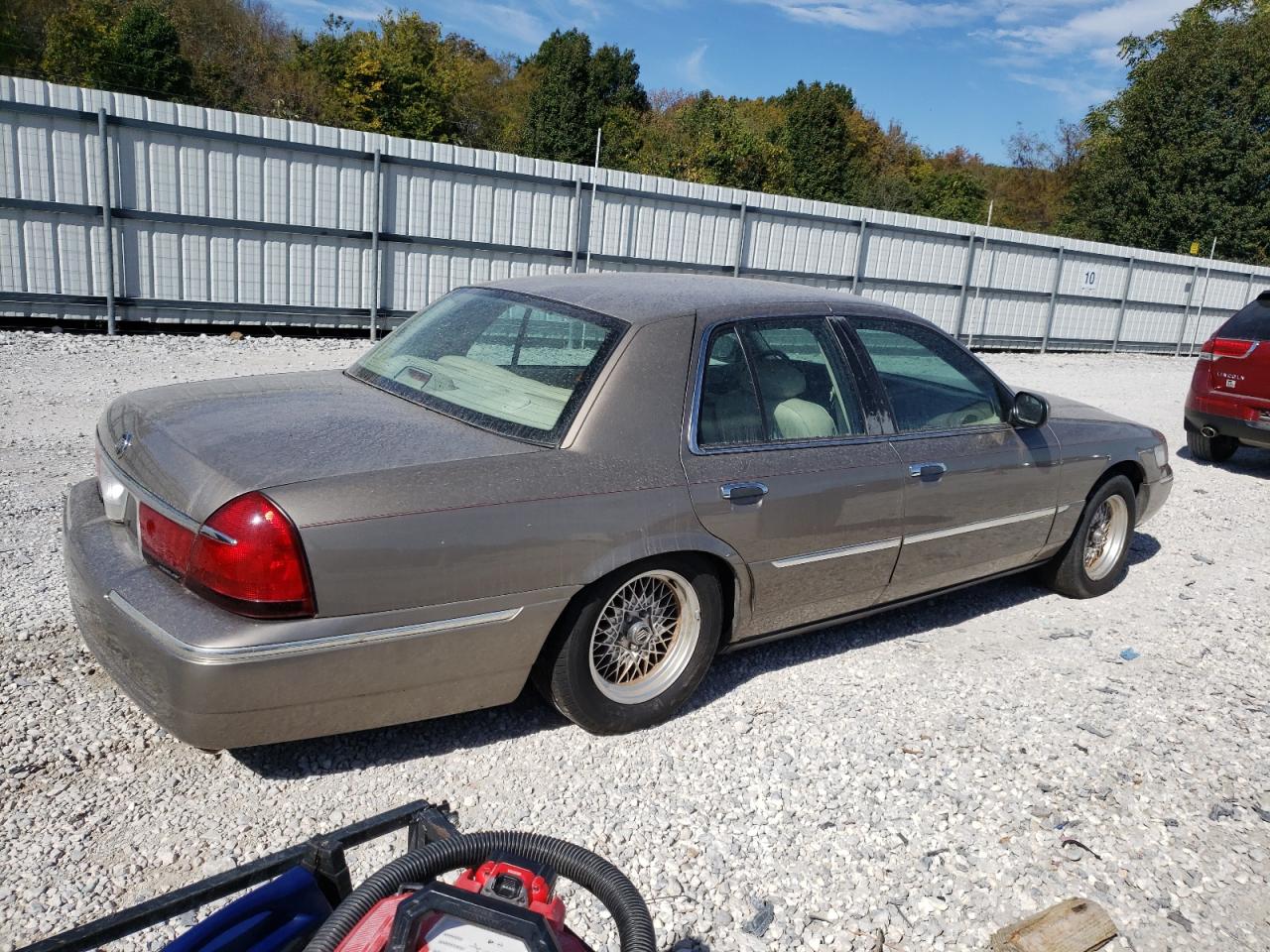 2MEFM75W91X707961 2001 Mercury Grand Marquis Ls