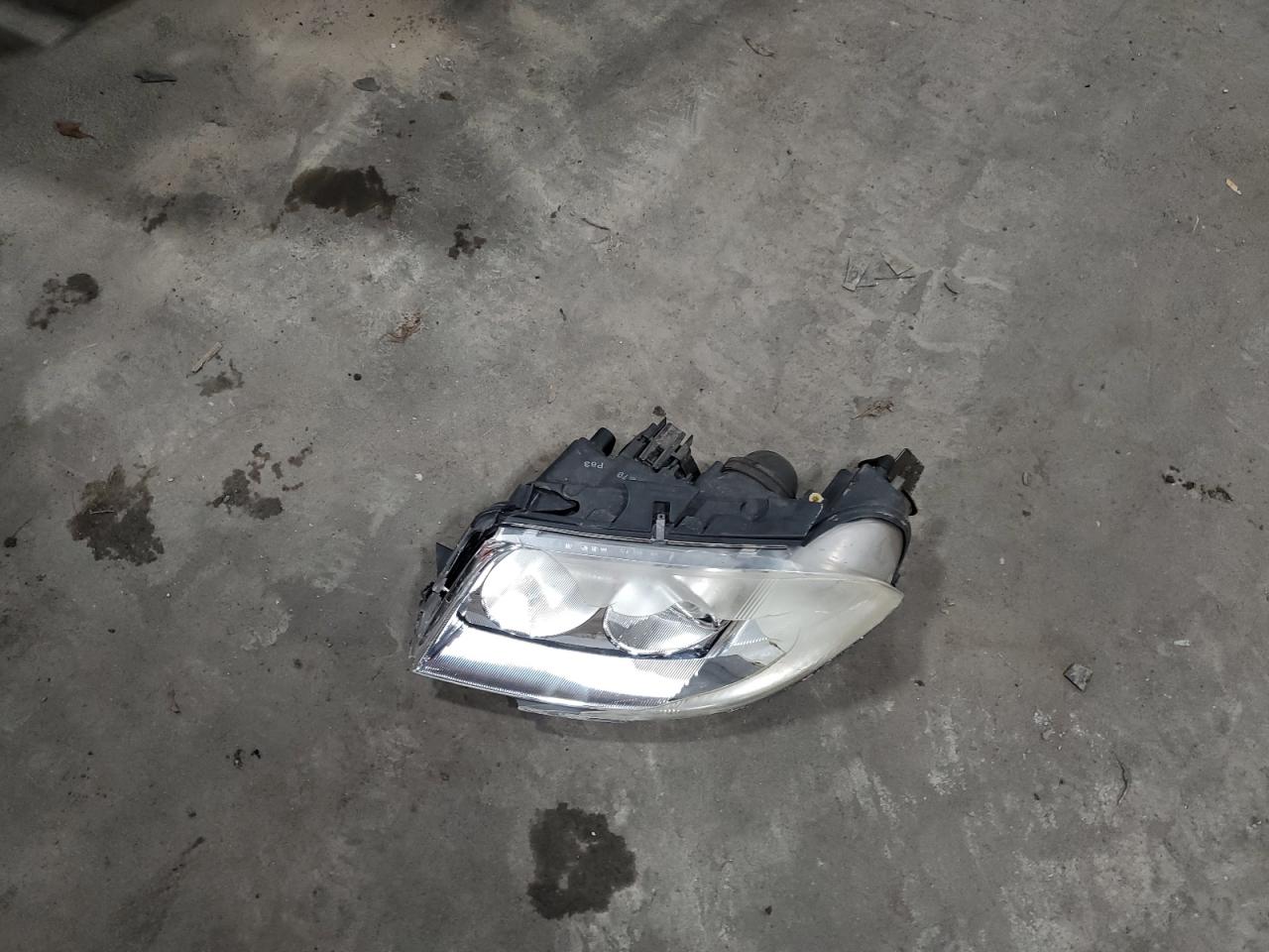 WVWYH63B21E242479 2001 Volkswagen Passat Glx 4Motion