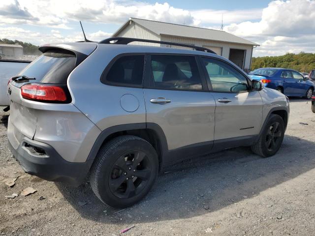 1C4PJMCB0GW203073 Jeep Cherokee Latitude