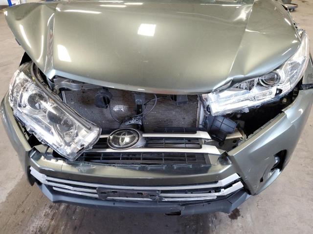 VIN 5TDJZRFH7KS932532 2019 Toyota Highlander, SE no.12