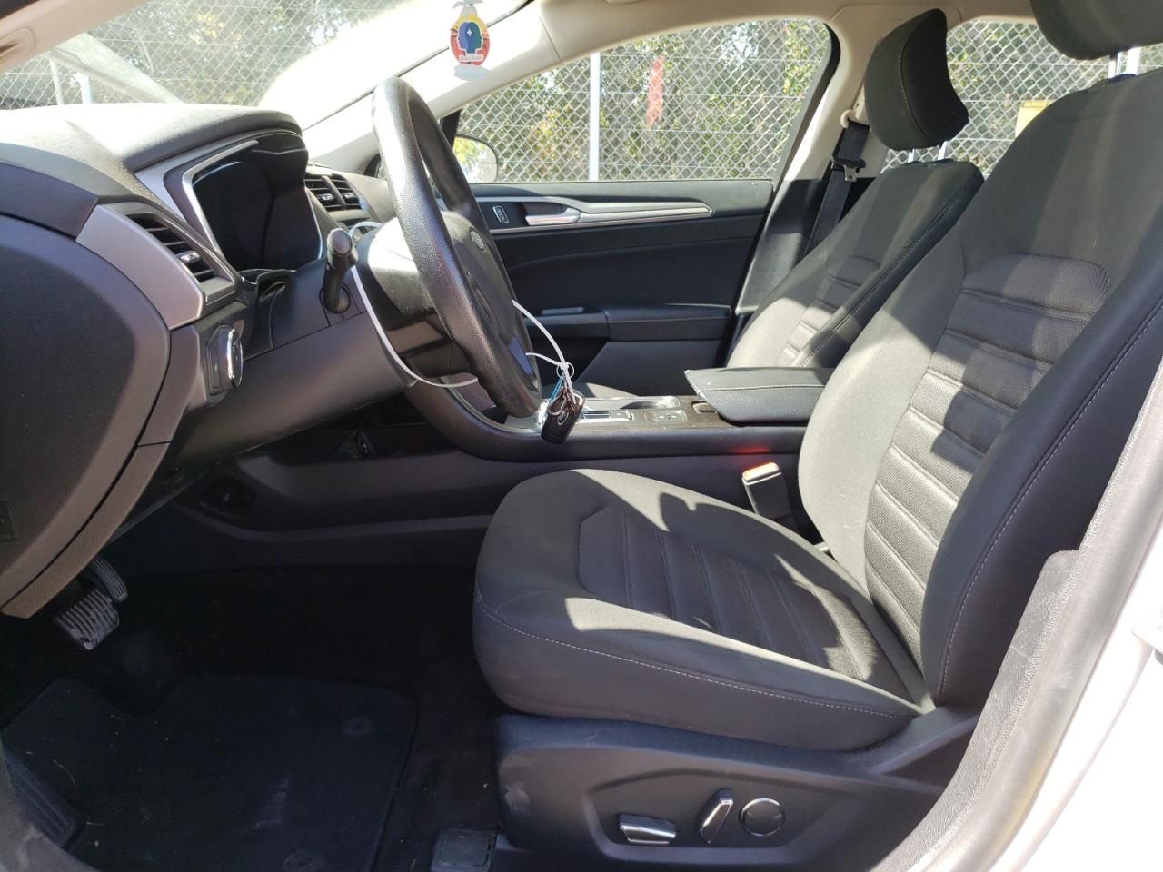 3FA6P0LU2HR380769 FORD FUSION 2017