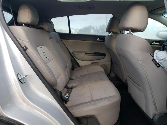KNDPMCAC2J7448262 KIA Sportage Lx