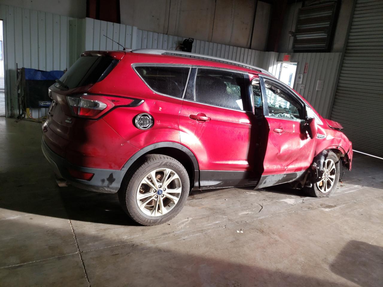 1FMCU9G92HUB93973 FORD ESCAPE 2017