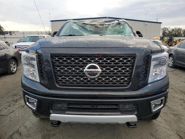  NISSAN TITAN 2019 Чорний