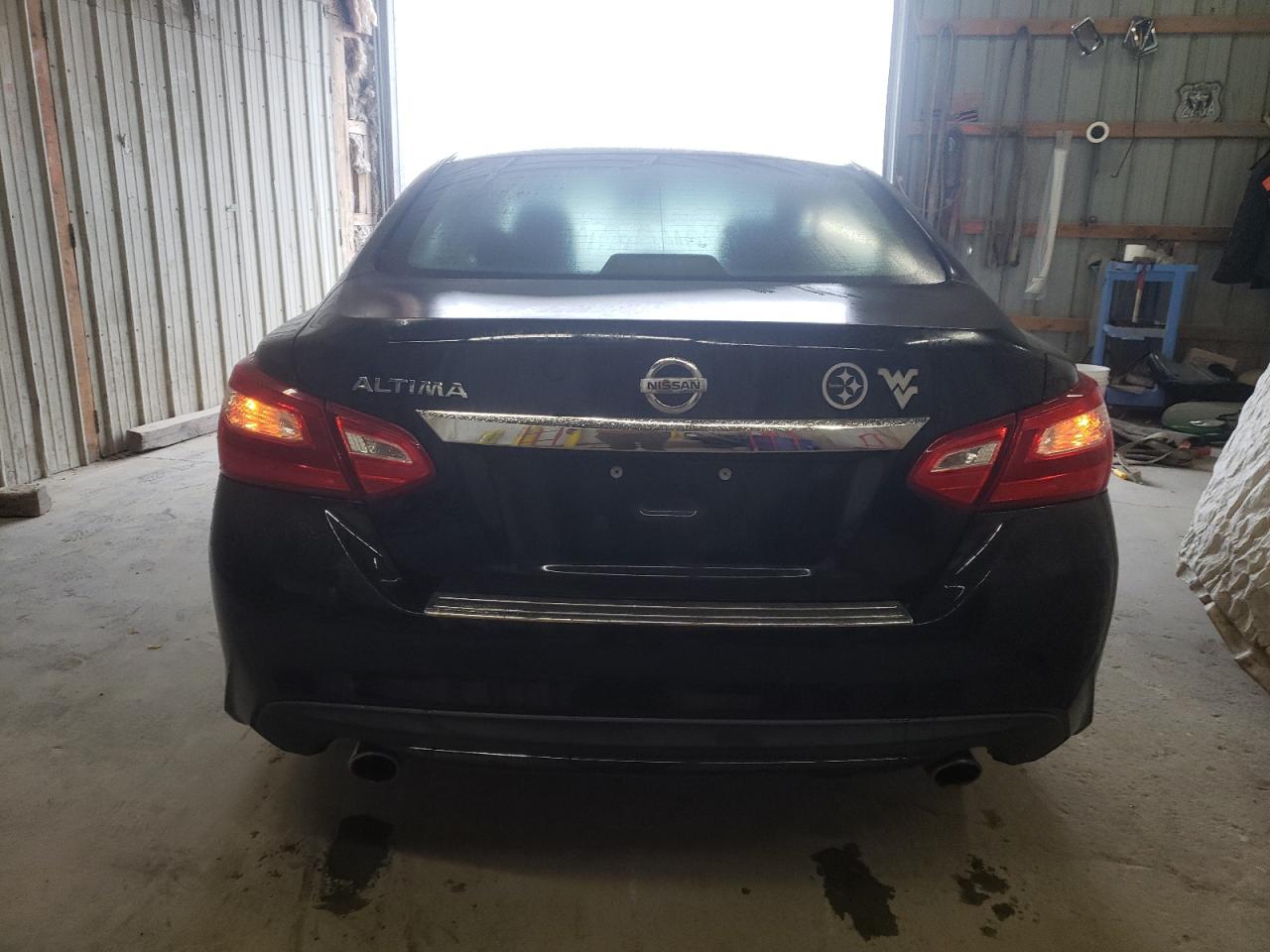 2017 Nissan Altima 2.5 vin: 1N4AL3AP8HN358704