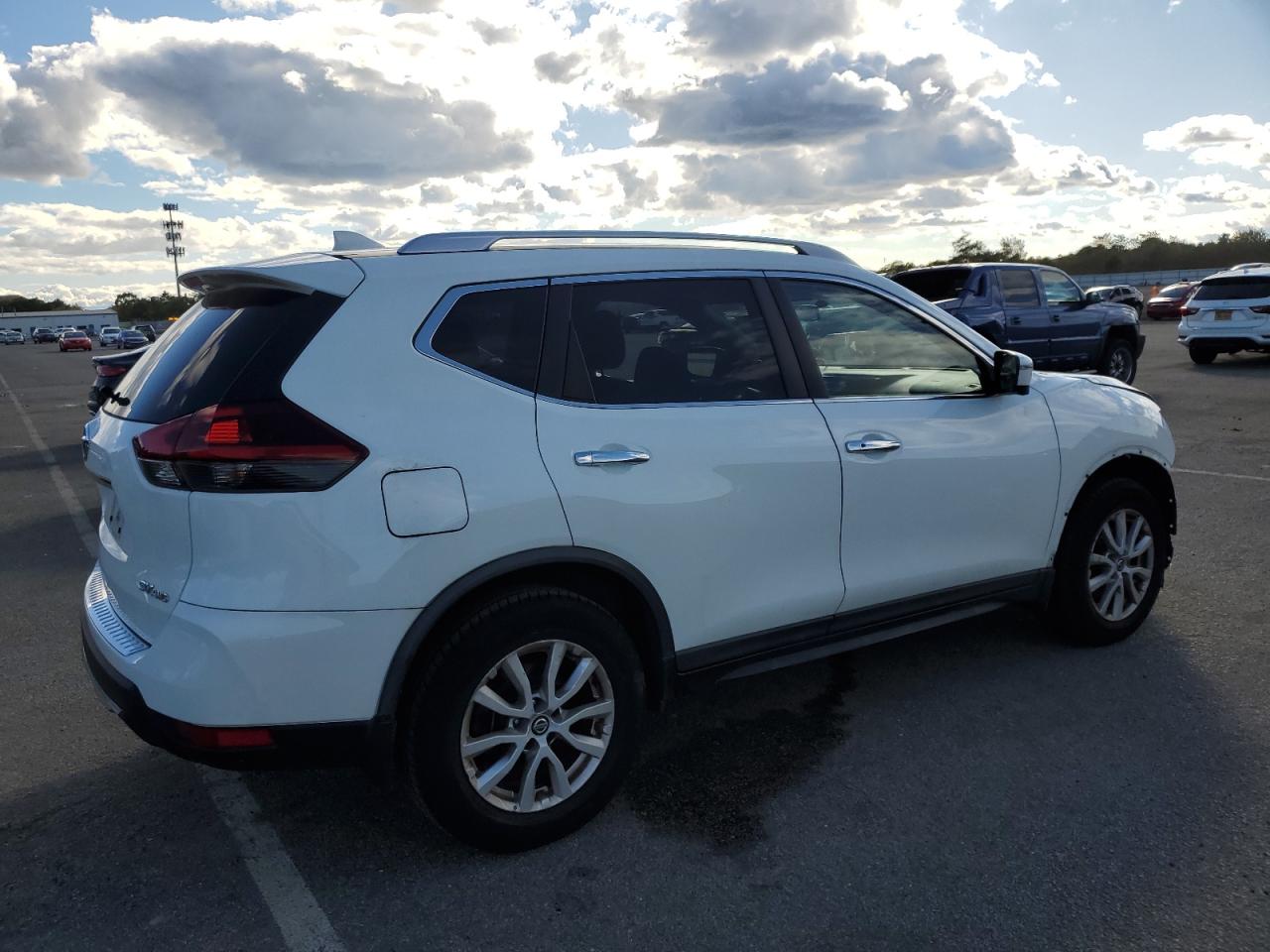 KNMAT2MV9JP616141 NISSAN ROGUE 2018