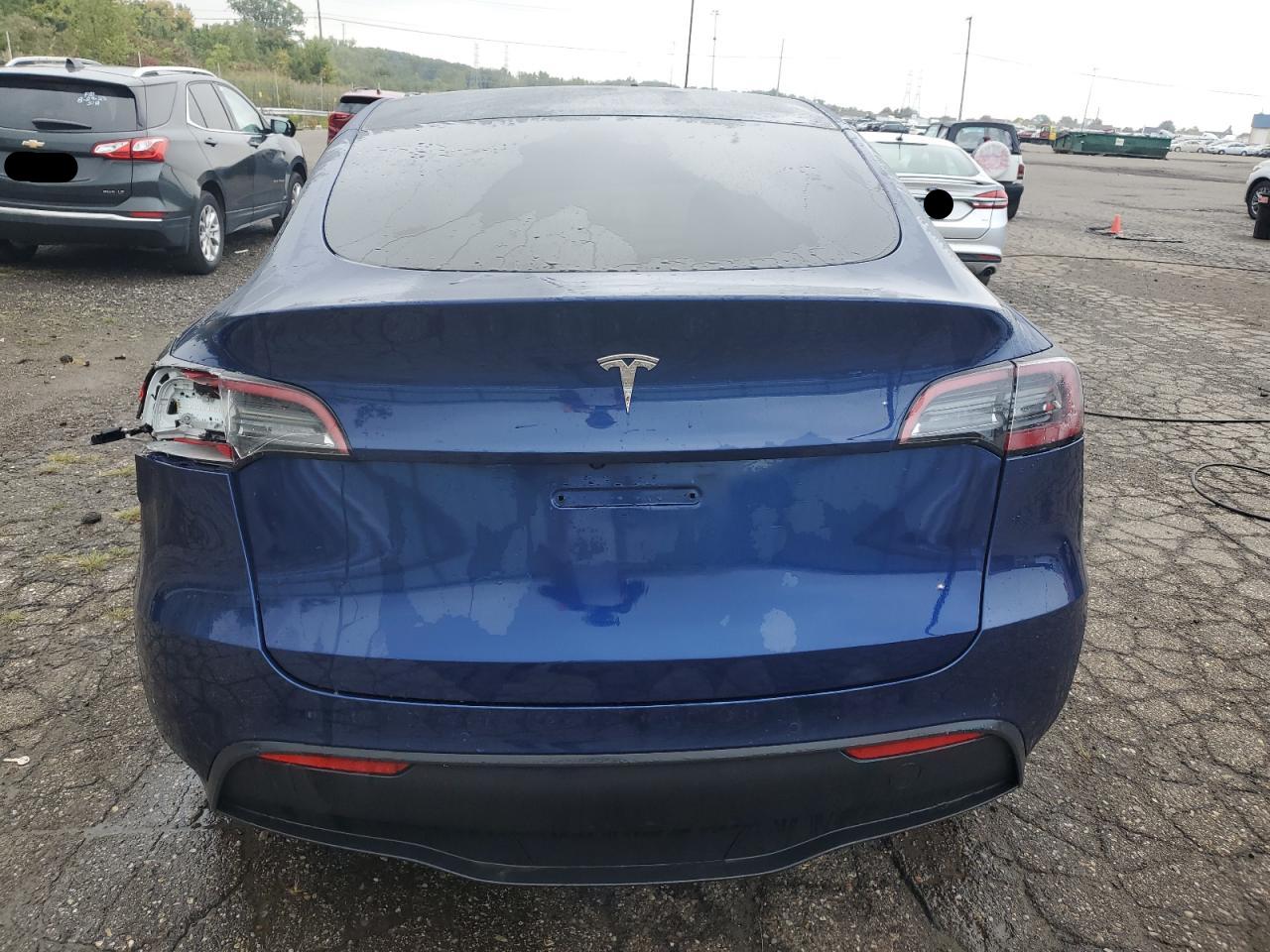 7SAYGDEE4NF387321 Tesla Model Y  6