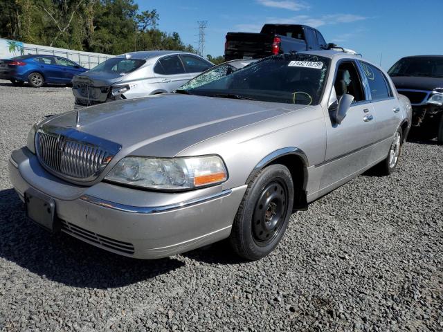 2010 Lincoln Town Car Signature Limited