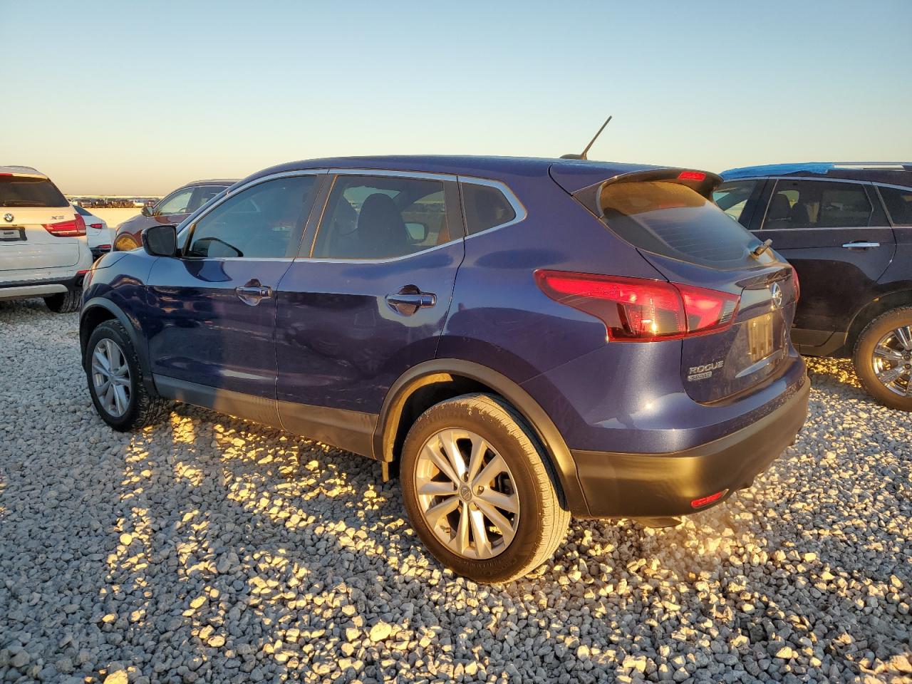 JN1BJ1CP7JW158146 NISSAN ROGUE 2018