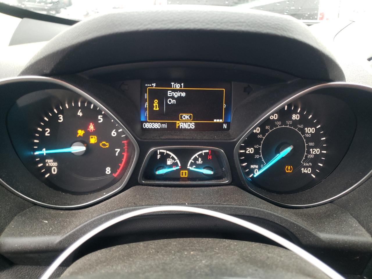 1FMCU9J92HUD57828 FORD ESCAPE 2017