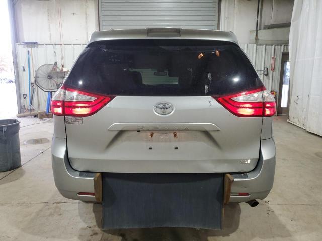 5TDYZ3DC3KS005708 Toyota SIENNA XLE