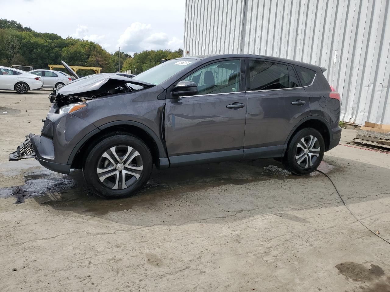 2018 Toyota Rav4 Le vin: 2T3ZFREV7JW440616