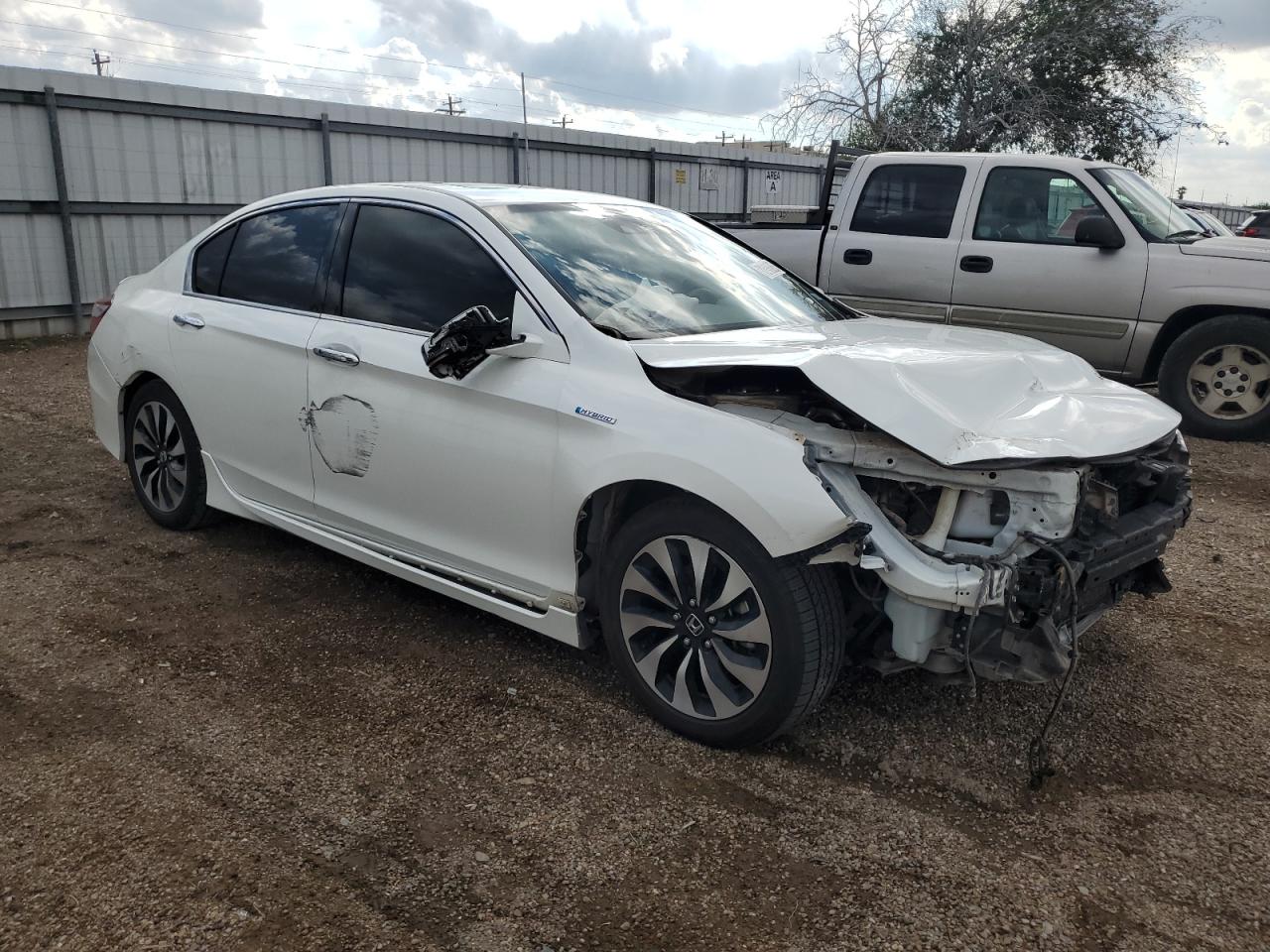 JHMCR6F75HC005827 HONDA ACCORD 2017