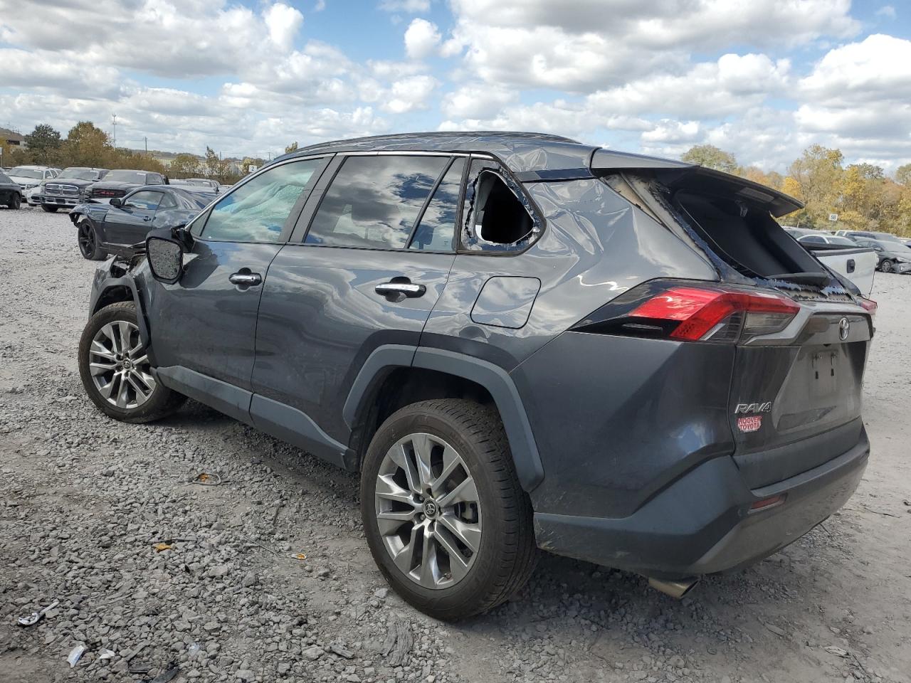 2T3Y1RFV9KC008105 TOYOTA RAV4 2019