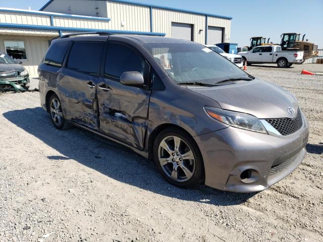 5TDXZ3DC0HS819500 2017 TOYOTA SIENNA, photo no. 4