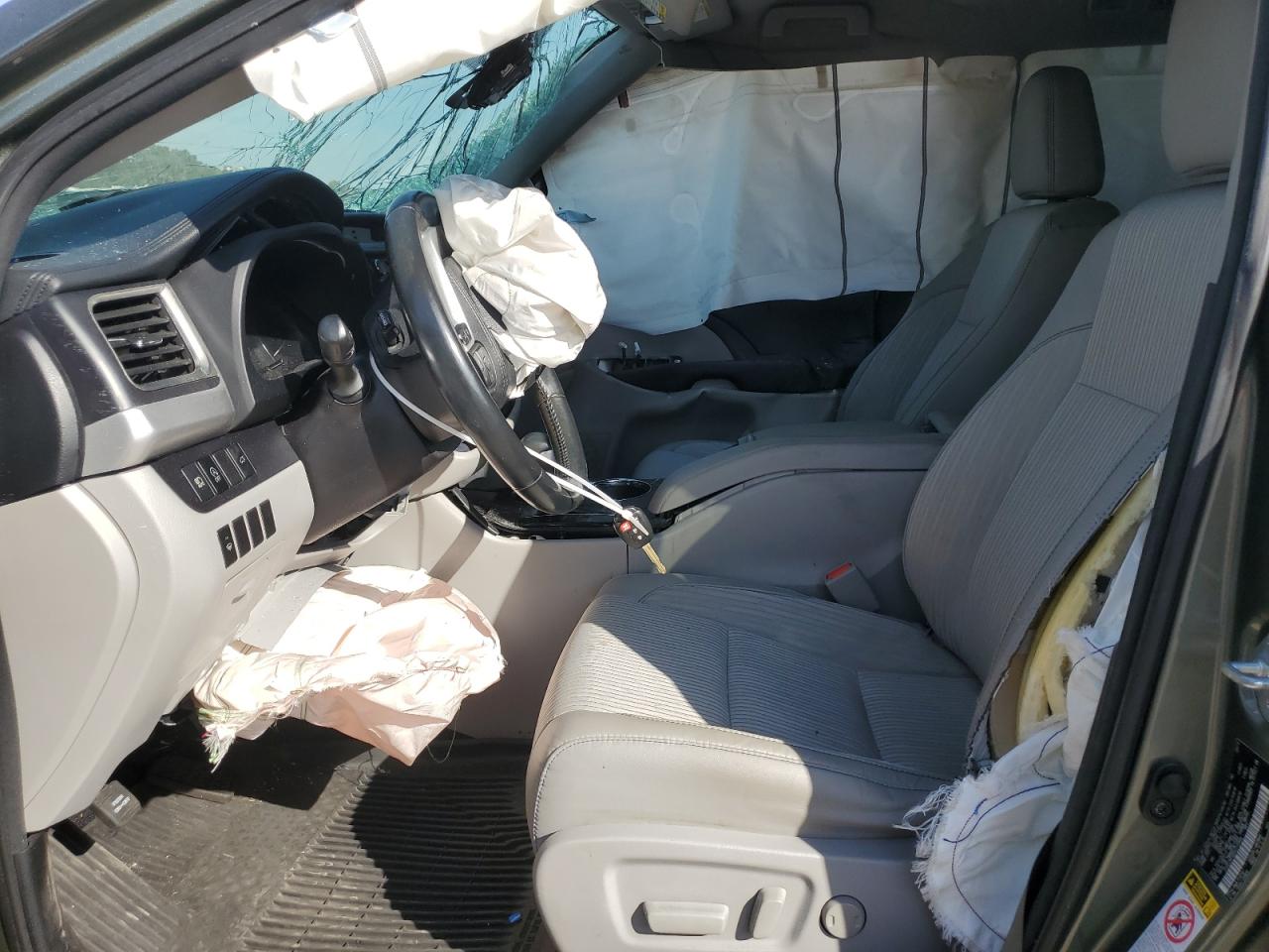 5TDZZRFH5HS212948 TOYOTA HIGHLANDER 2017