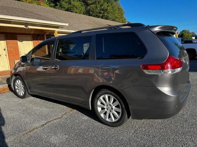 5TDDK3DC1DS051835 2013 TOYOTA SIENNA, photo no. 3