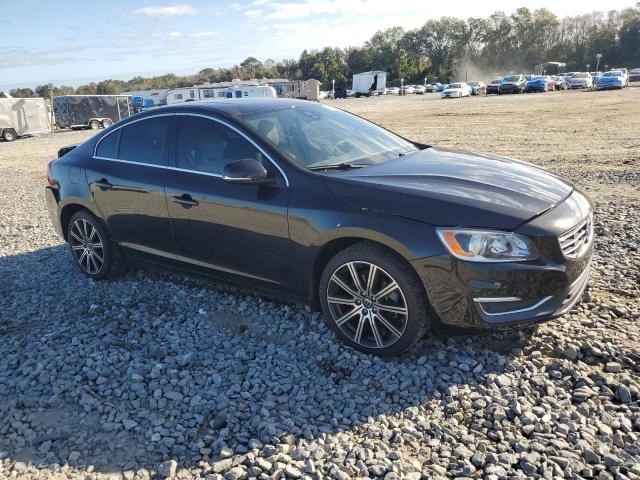  VOLVO S60 2015 Чорний