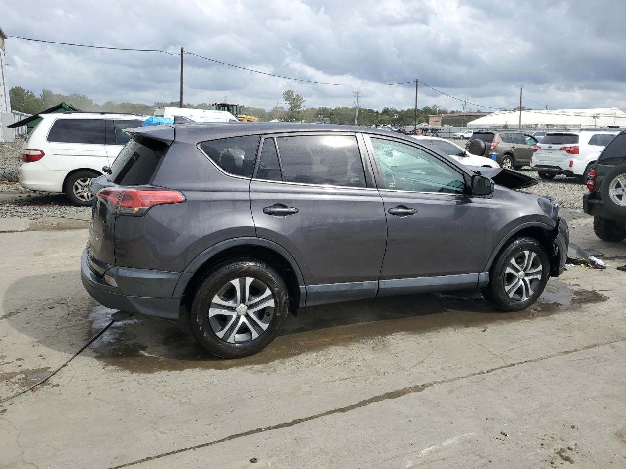 2018 Toyota Rav4 Le vin: 2T3ZFREV7JW440616