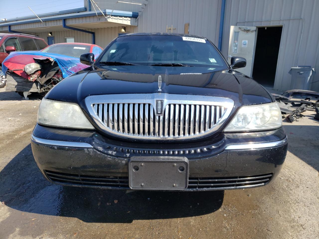 1L1FM81W44Y667707 2004 Lincoln Town Car Executive