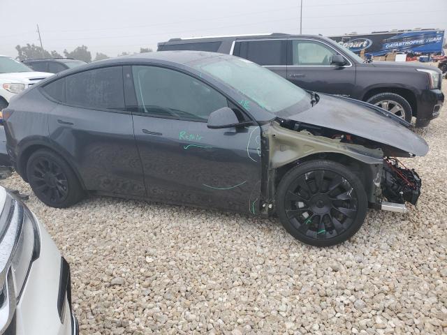 7SAYGDEE0PA023929 Tesla Model Y  4