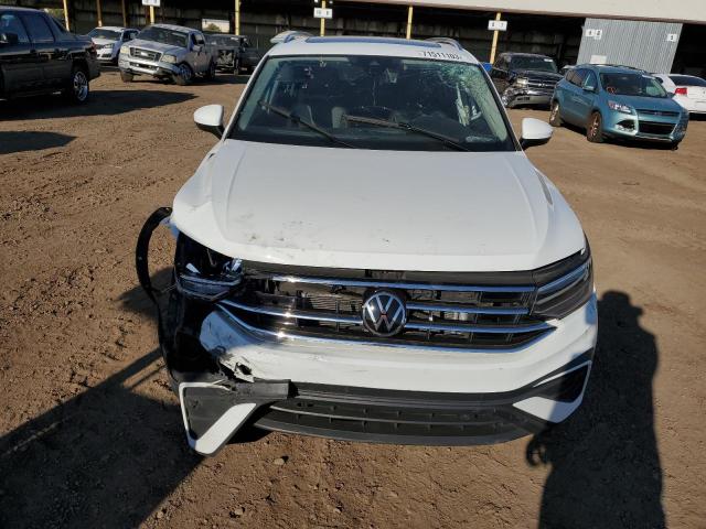 3VV3B7AX5NM151143 Volkswagen Tiguan  5