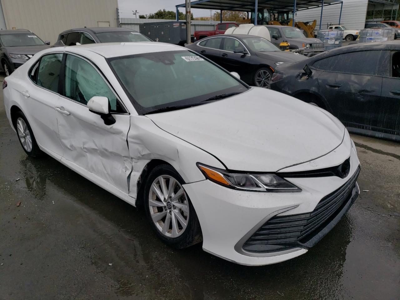 4T1C11AKXMU541373 Toyota Camry LE 4