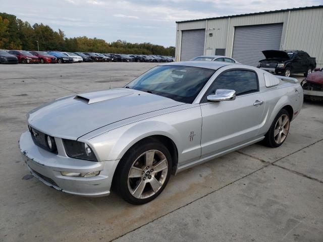 2005 Ford Mustang 