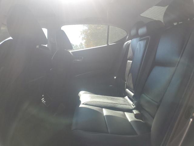 19UUB1F35JA005372 Acura TLX