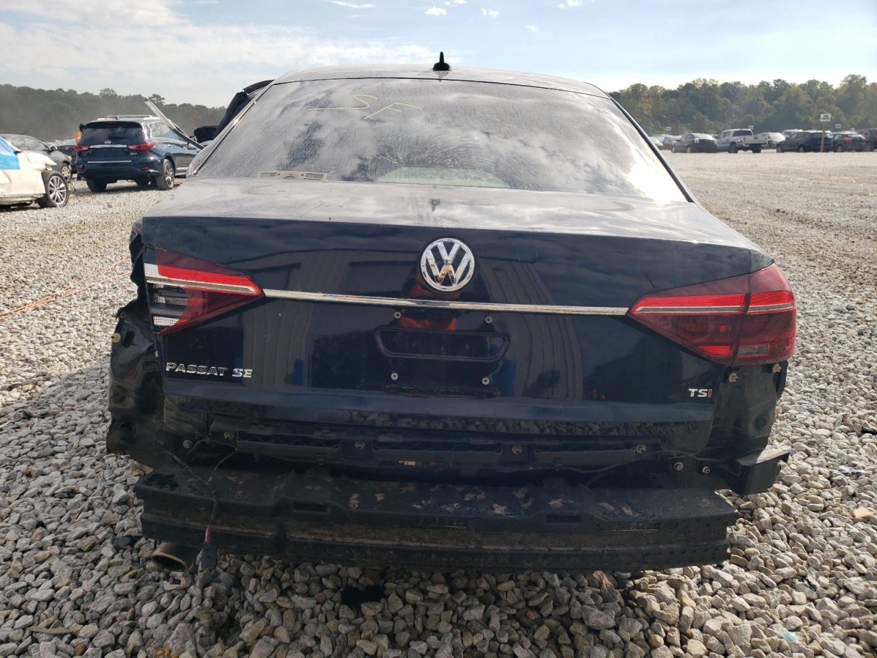 1VWBA7A39JC007677 2018 Volkswagen Passat Se