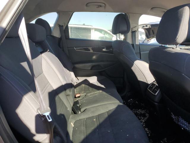 5XYPG4A38GG004585 KIA SORENTO LX