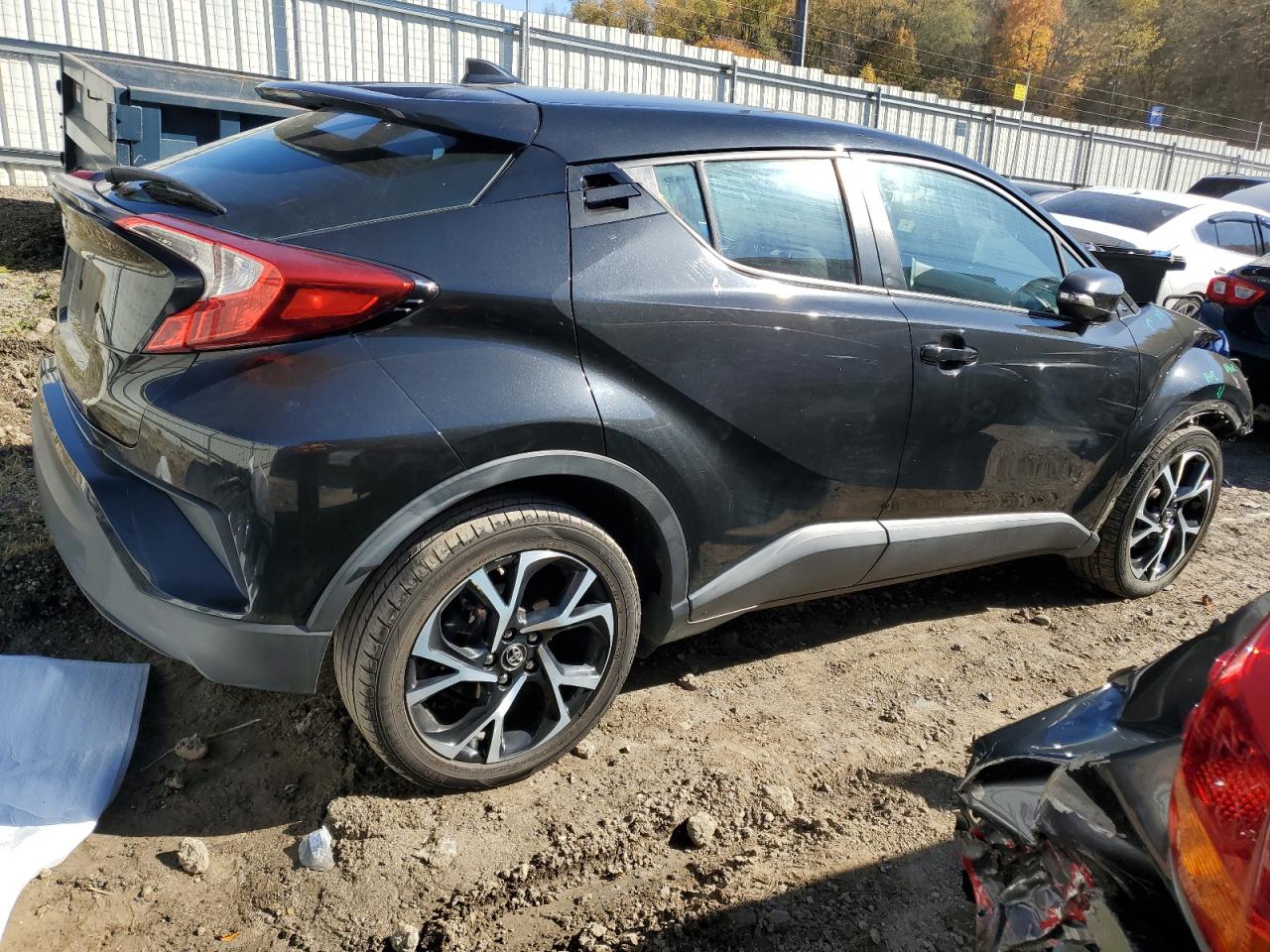 NMTKHMBX6JR007499 TOYOTA C-HR 2018