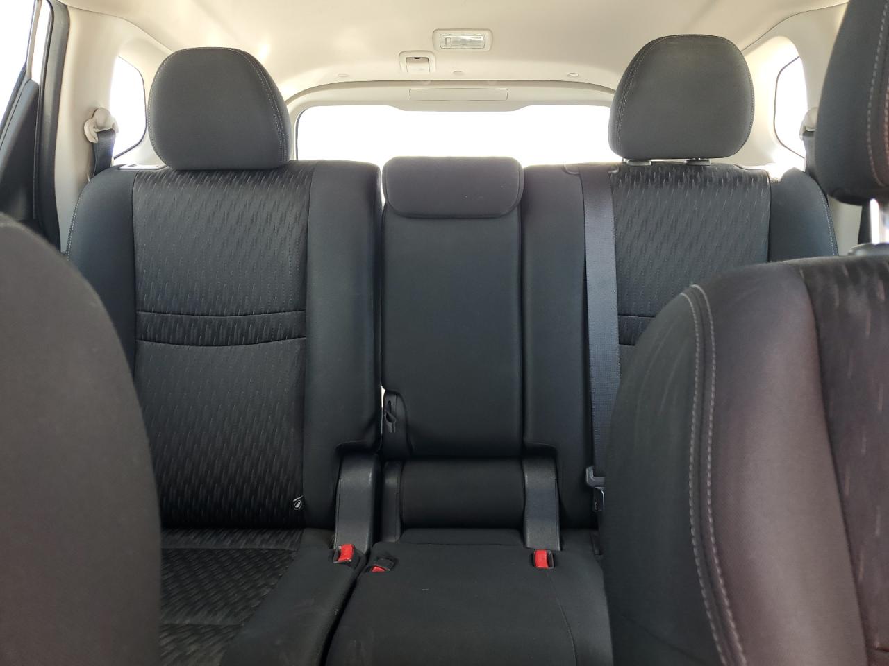 KNMAT2MV0JP575074 NISSAN ROGUE 2018